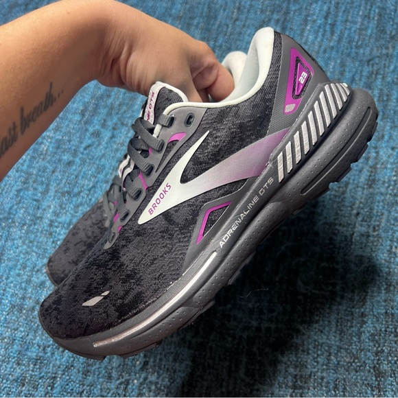 Brooks Adrenaline GTS 23 Running Shoes in Black Light Blue Purple - Picture 4 of 9